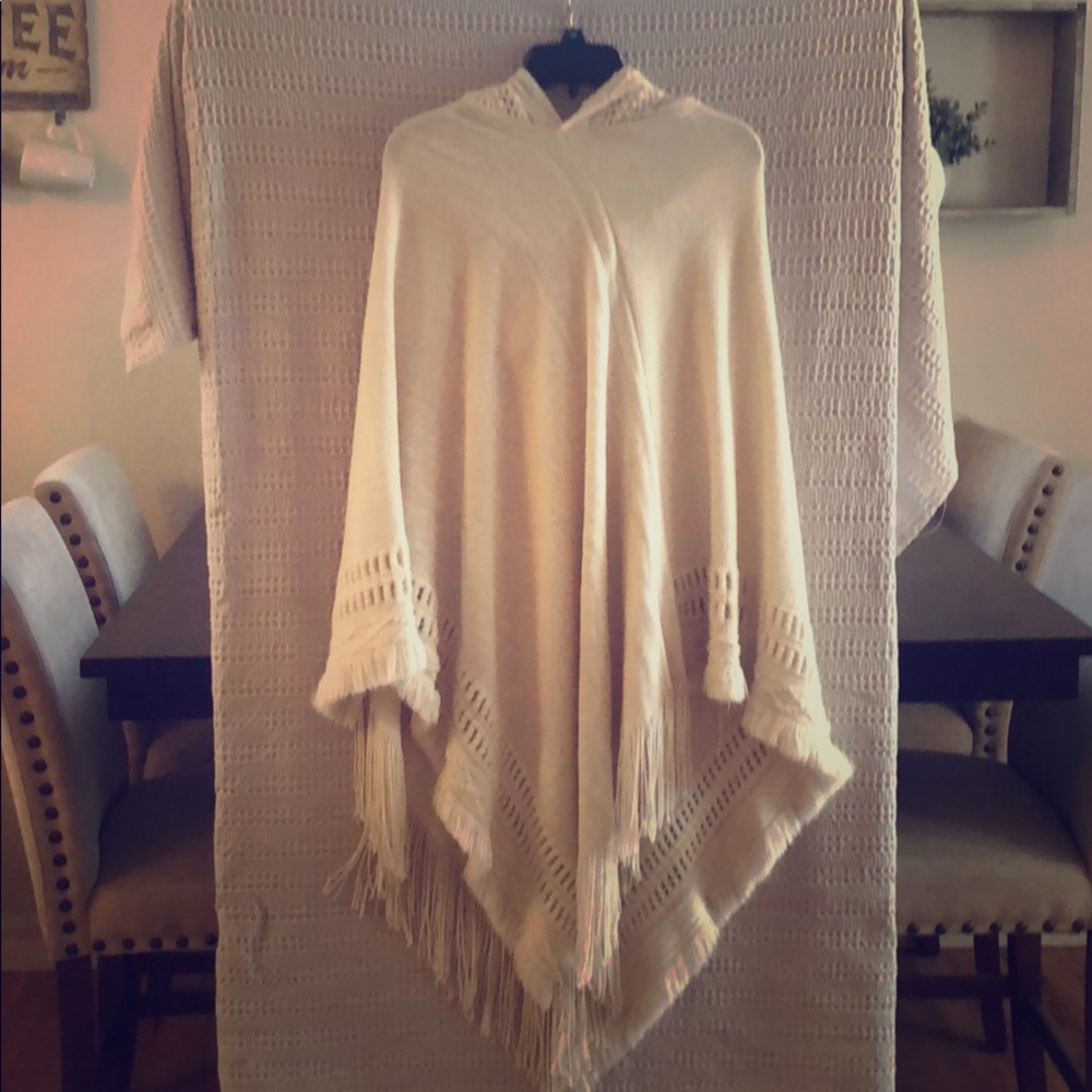 Hooded poncho